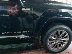 تۆیۆتا لاند کروزەر